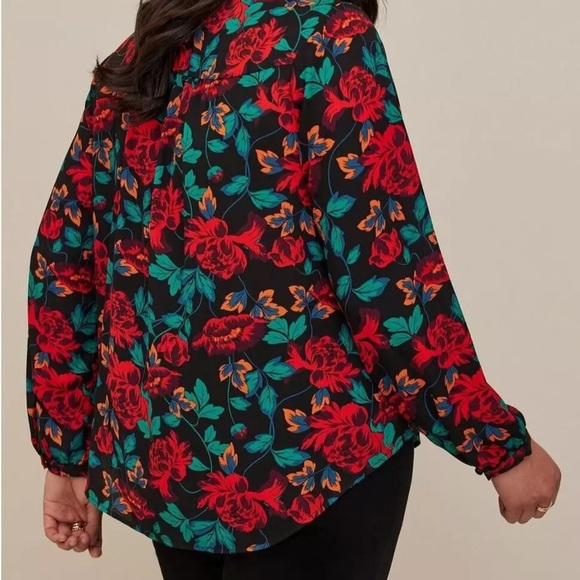 Torrid Georgette Pintuck Button-Front Blouse Plus Size 1X - Picture 2 of 7